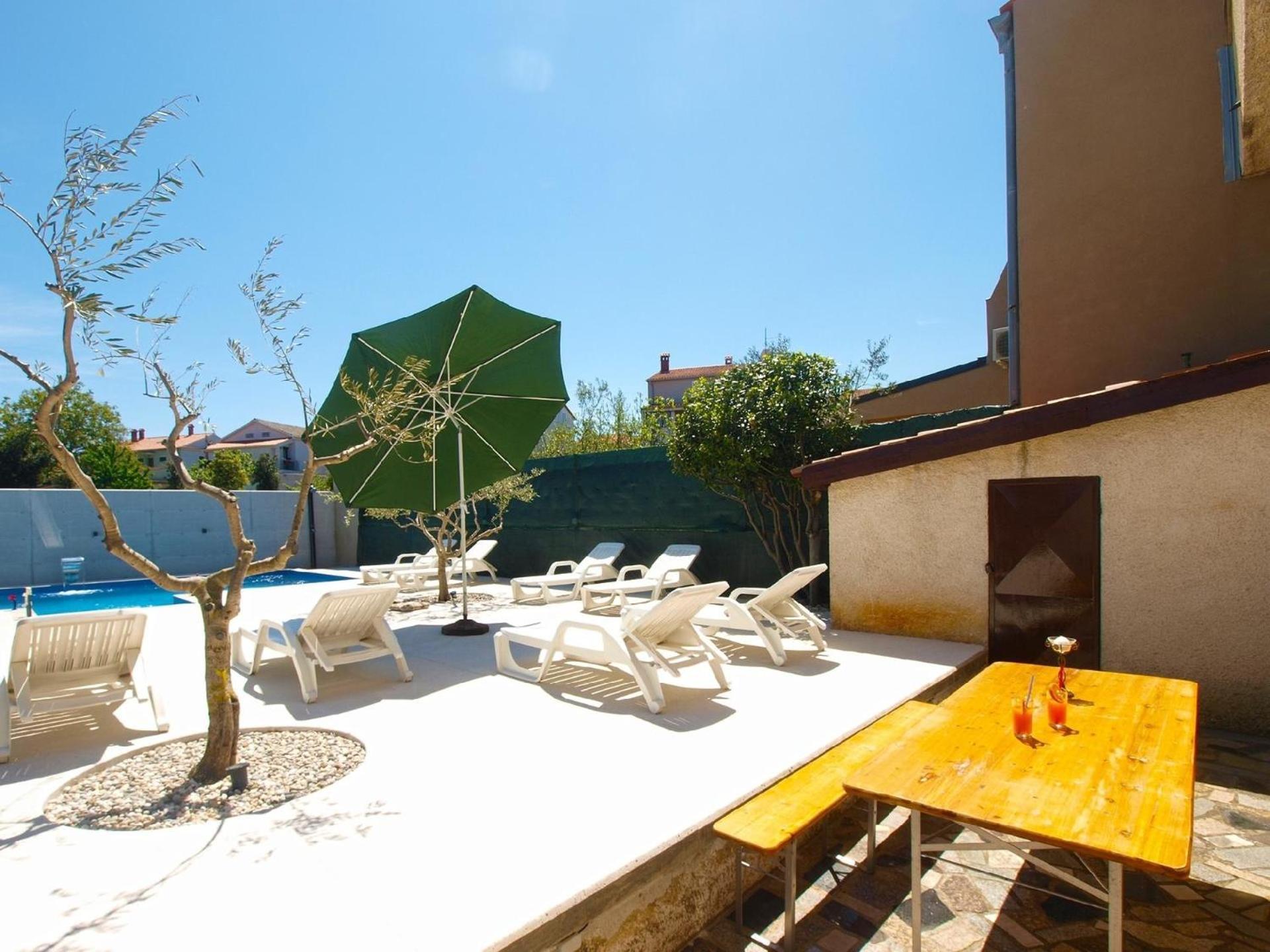 Mit Privatpool Fuer 8 Personen Ca 180 Qm In Pula, Istrien Istrische Riviera *