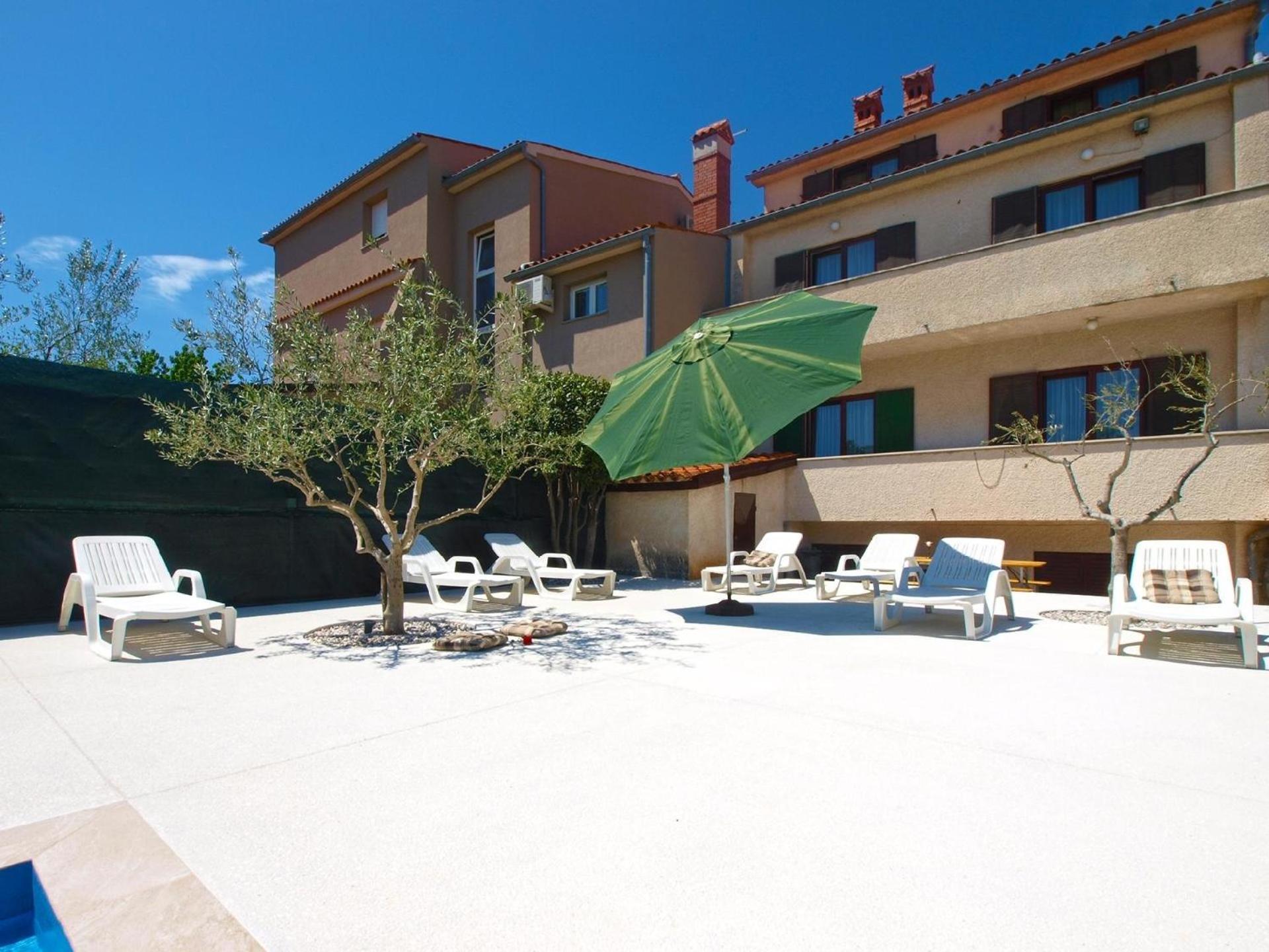 Mit Privatpool Fuer 8 Personen Ca 180 Qm In Pula, Istrien Istrische Riviera Holiday home *